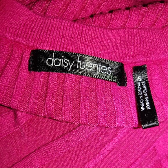 Daisy Fuentes | Hot pink knit short sleeve sweater top - Picture 13 of 13